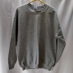 Gildan crew neck sweatshirt 